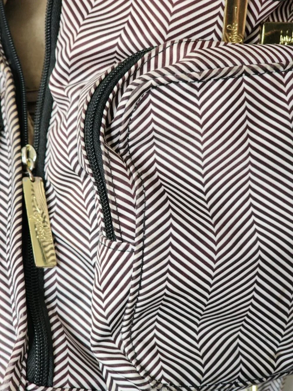 Ju-Ju-Be Be Right Back BRB Backpack Diaper Bag The Commodore Chevron Stripe
